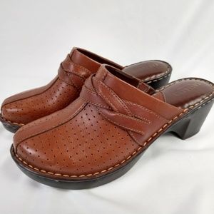 Eastland Women Leather Slip on Clogs Mules